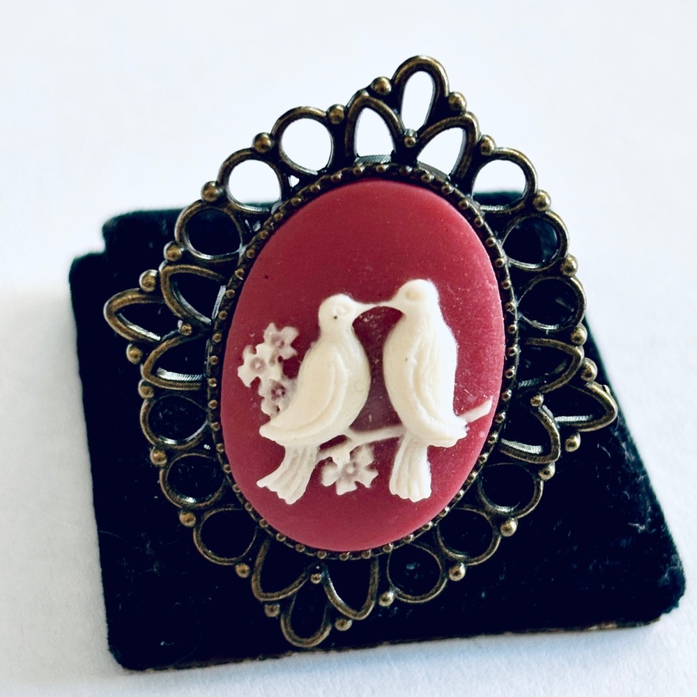 Red and White Bird Cameo Adjustable Ring, NWT